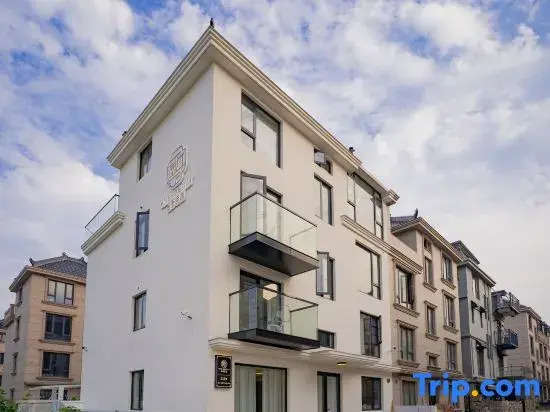 Xiangshan Shipu Black Field Hostel