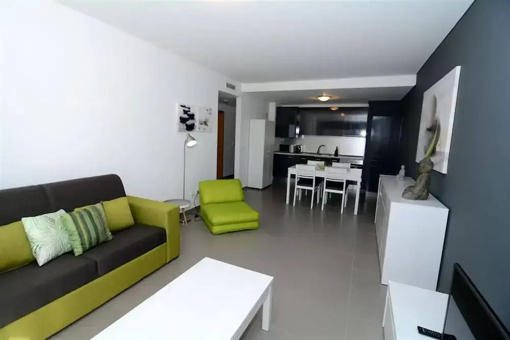 09 in Portim o With 1 Bedrooms and 1 Bathrooms