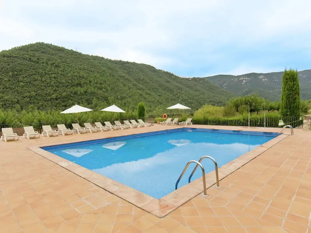 Cozy Mansion in Albanyà With Sauna and Pool