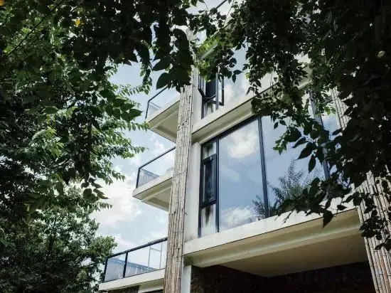 Zhiyou Yijian Guesthouse