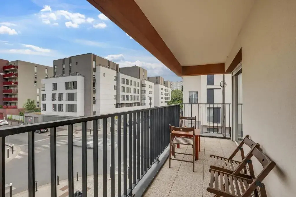 Chic apart with parking Southern Paris