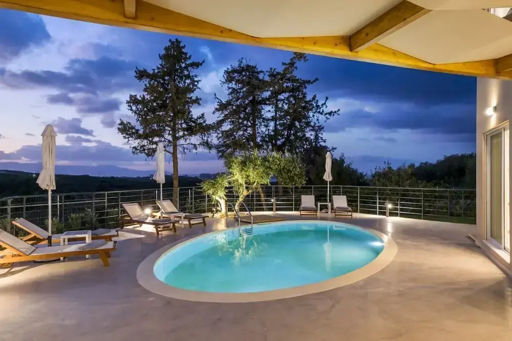 AeNaos Luxury Villa
