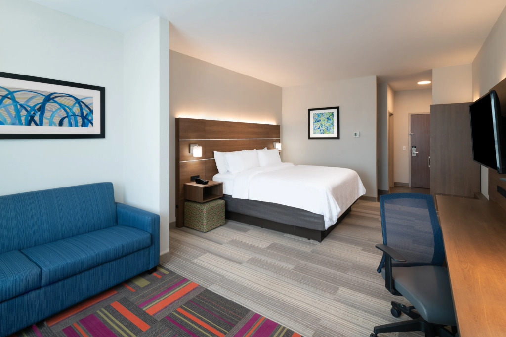 Holiday Inn Express & Suites - St Peters by IHG