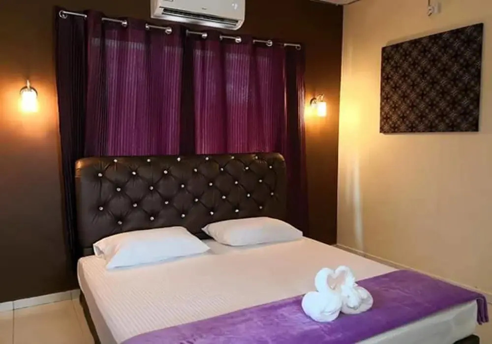 ZEN Rooms Villa Bunga Padi