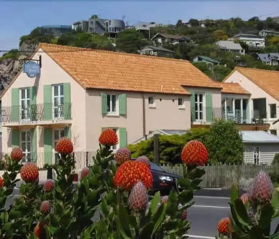 Le Petit Hotel
