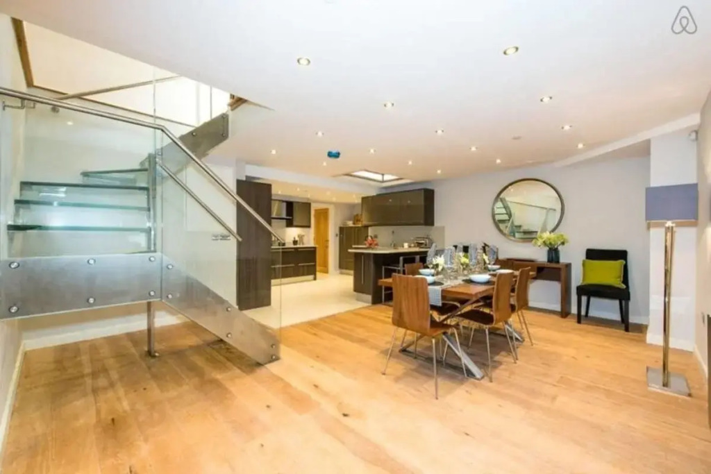 The Norfolk Escape - Beautiful & Bright 4 Mews Homes with 16BDR