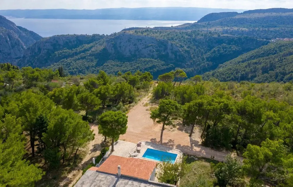 Amazing Home in Naklice With Wifi and 2 Bedrooms