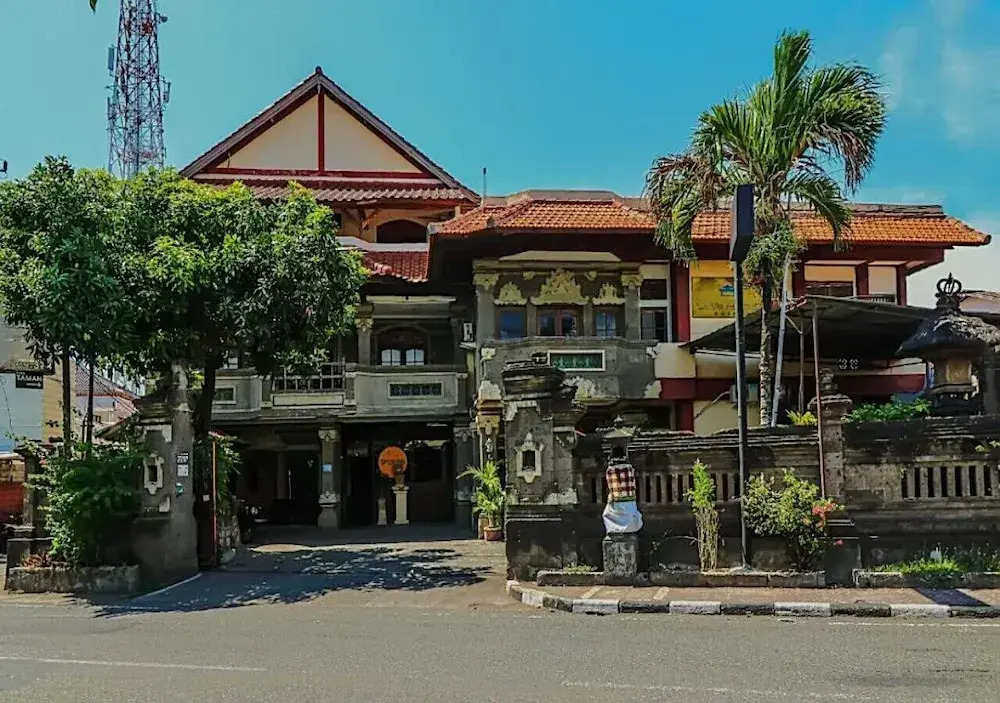 Hotel Candra Adigraha