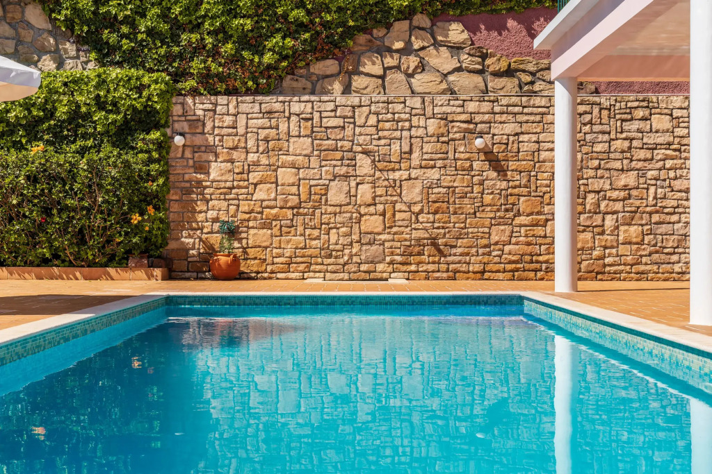 Great Family Villa In Funchal, Pool, A/C, Close To Facilities | Casa Petronella