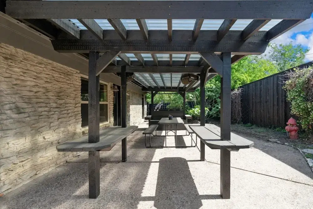 Quiet 4 Bedroom Home Located off Sola