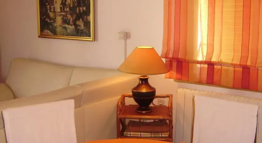Apartment Dora