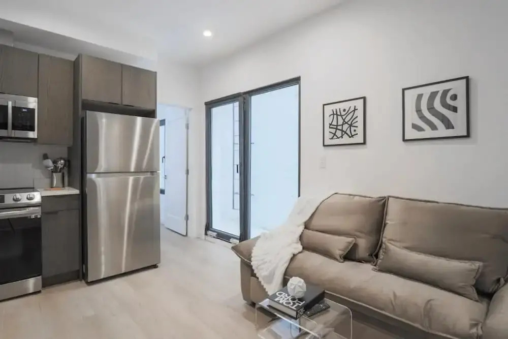 Unit 2 Cozy One Bed in the heart of Dc
