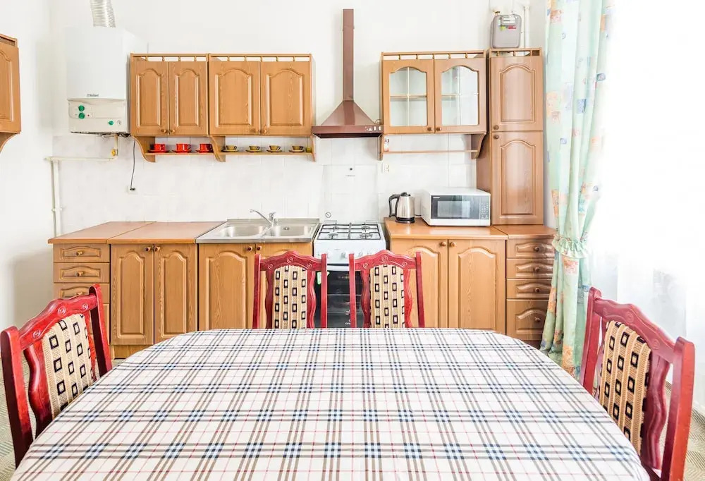 Three rooms on Hnatyuka 3