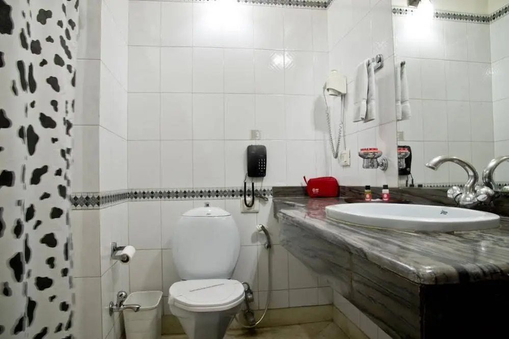 OYO Premium Plaaza Tower