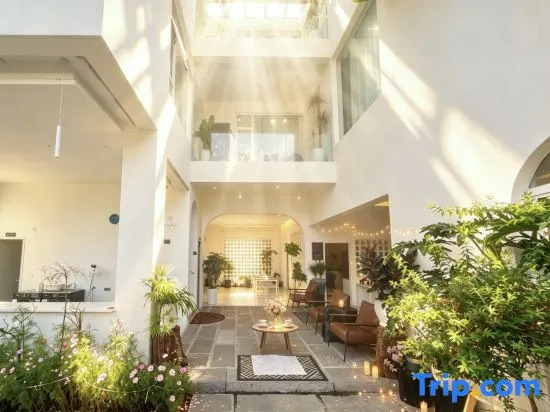 Nuoyi Wenquan | NO·YI Pure White Holiday Homestay