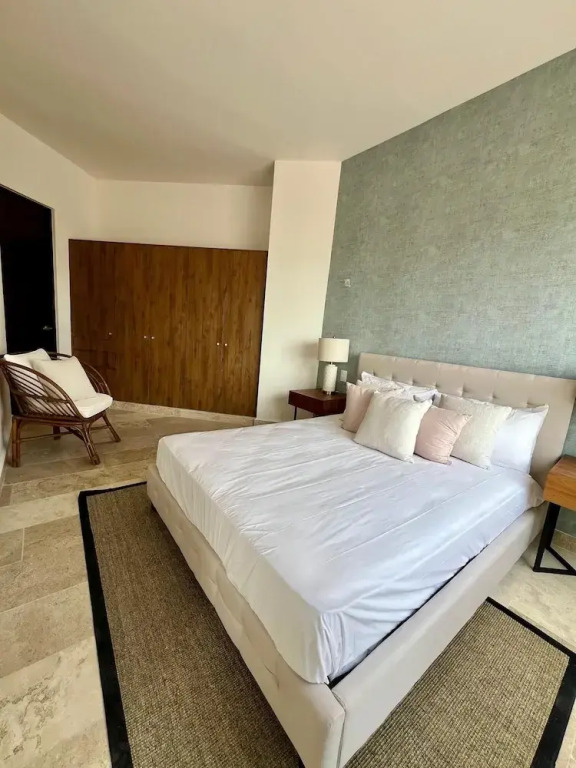 Penthouse Navela 405, by Cercana