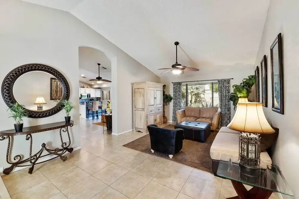 Pool, Hot Tub & Patio: Charming Scottsdale Home!