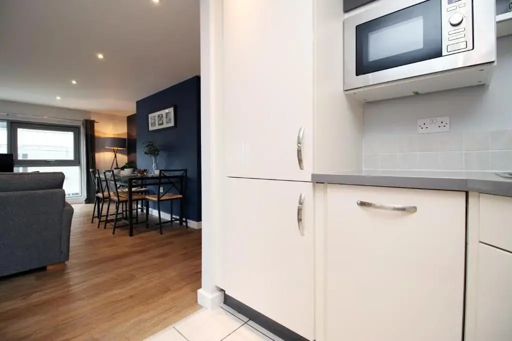 Violet's Corner Luxury Apartment by StayStaycations