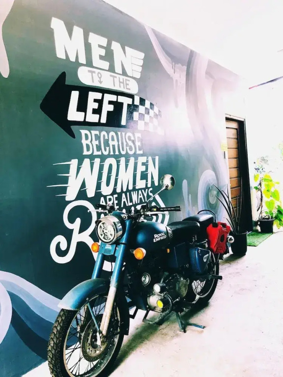 Cafe Moto Hostel