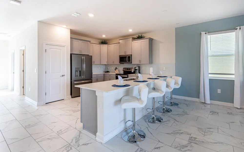 Champions Gate 8837 - Eight Bedroom Pool Home