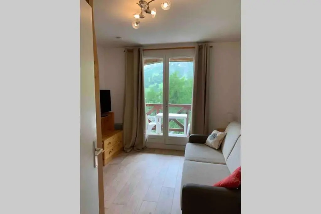 Studio chaleureux et ensoleillé !