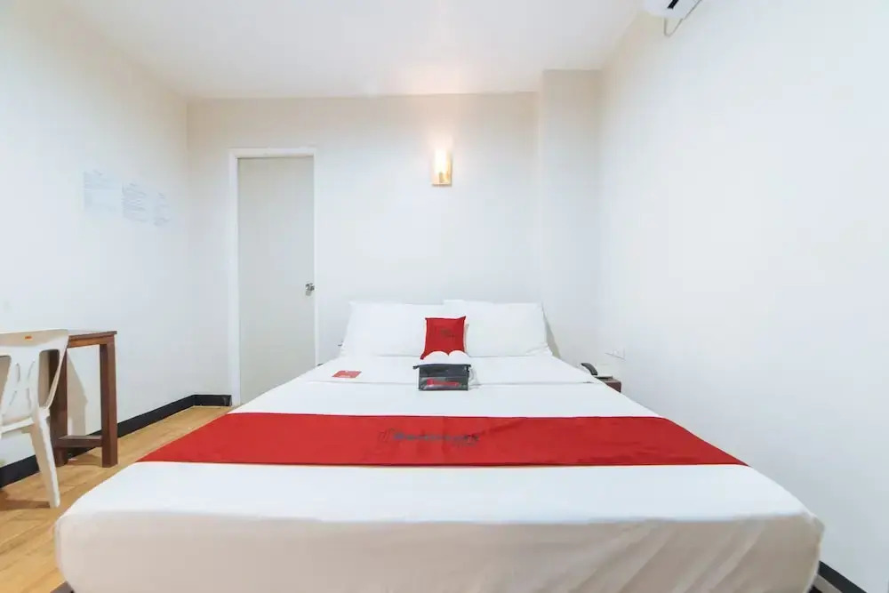 RedDoorz at Nirvana Pension House