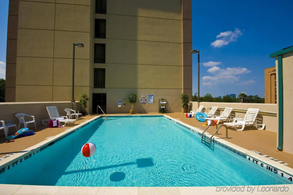 Holiday Inn Express & Suites Atlanta Perimeter Mall Hotel by IHG