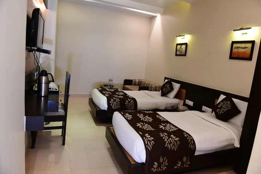 Hotel Ravisha Continental