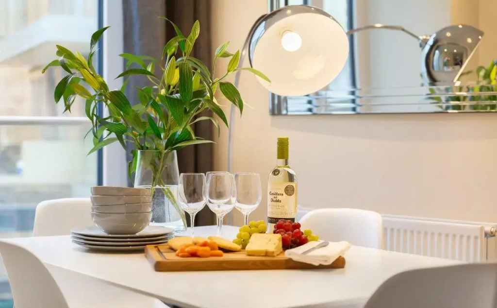 Canary Gateway Apartments