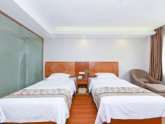 Yihao Hotel (Shanghai Huinan subway station store)
