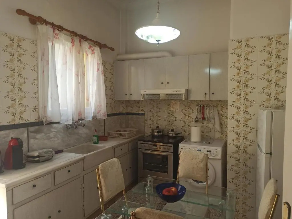 Entire House with garage, yard at Amfiali close to Piraeus Port