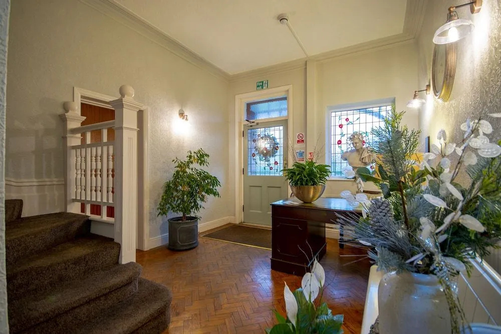 The Old School House - By Central Beach Leisure