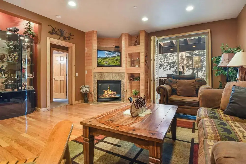Crystal Charm Amazing 3 BDR Condo Close to Beaches, Casinos, & Skiing!