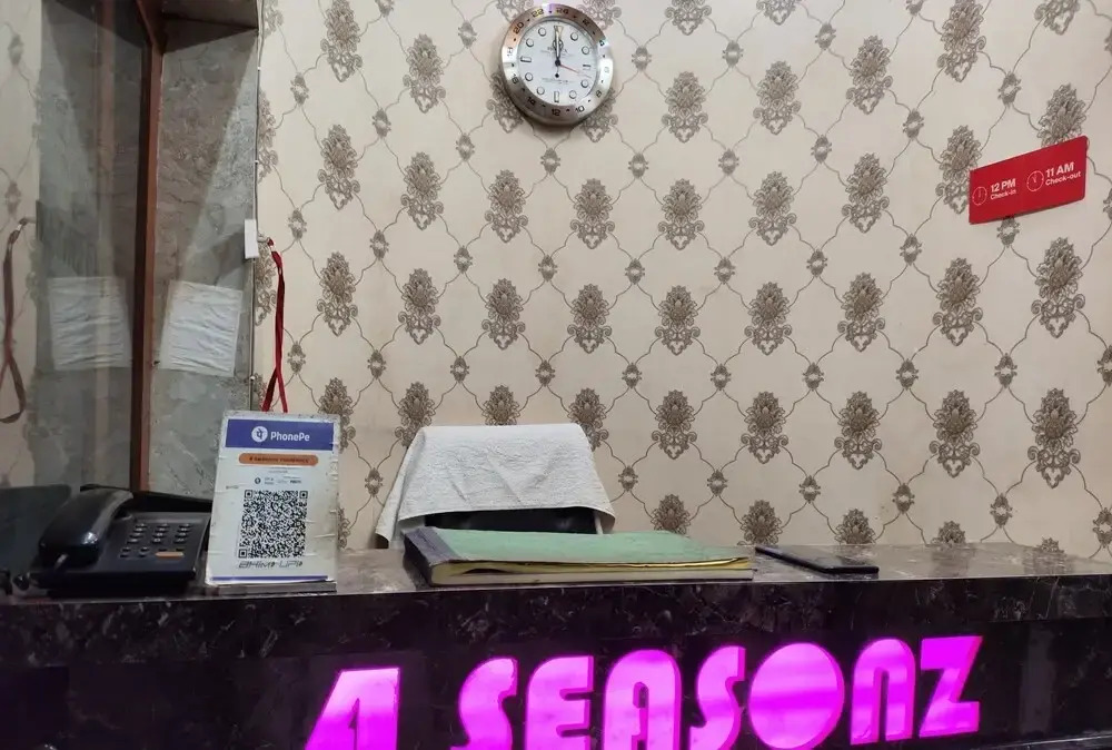 4 Seasonz Residency
