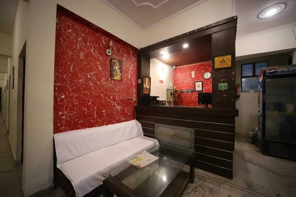 Hotel Ambika Palace