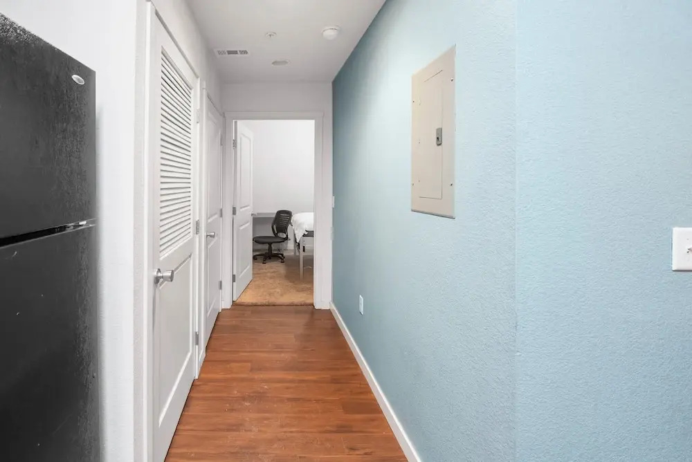 Spacious 3BR Apartment Central to All