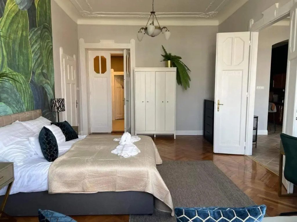 OrangeHomes Panthera Luxury Apartment