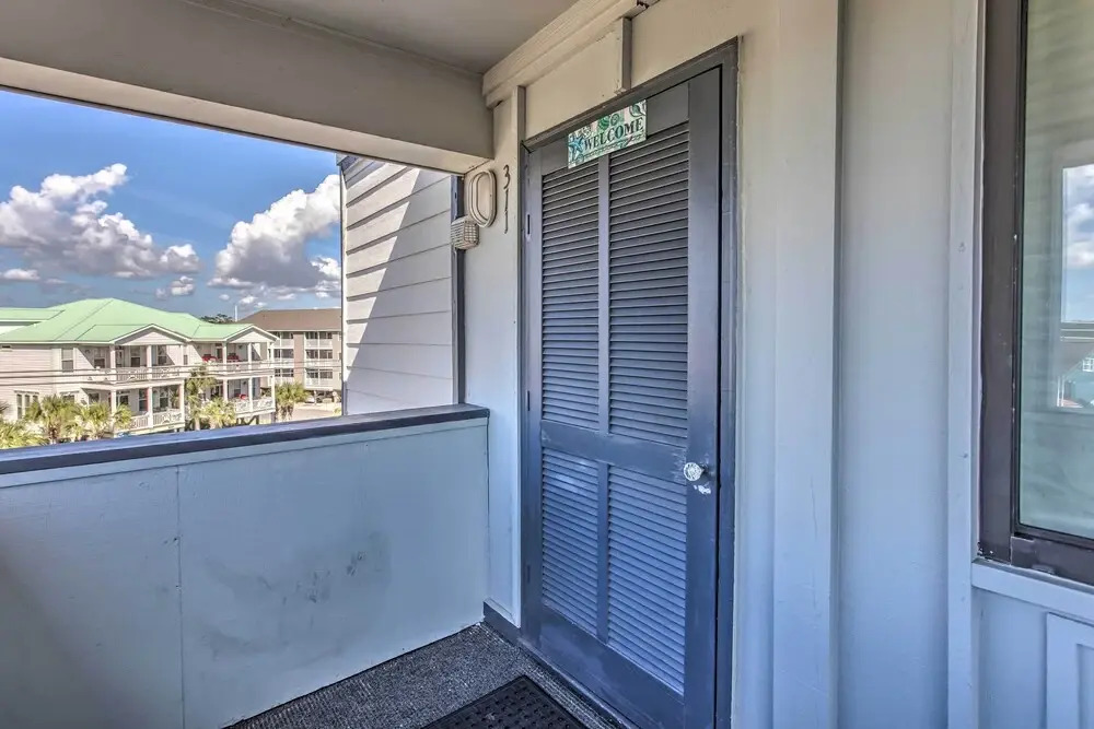 Coastal Condo on Beach w/ Community Pool Access!