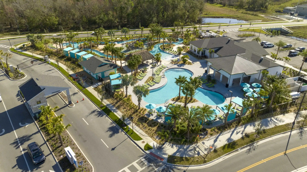 Gorgeous 4Bd Close to Disney w  Pool   Storey Lake 4403