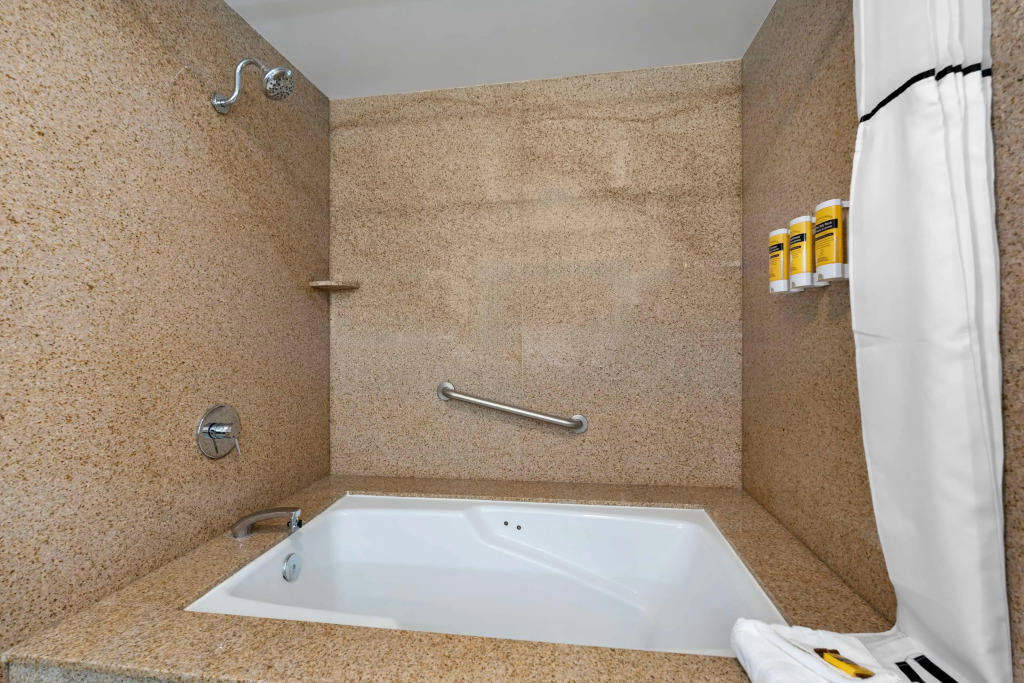Best Western Plus Newport Mesa Inn