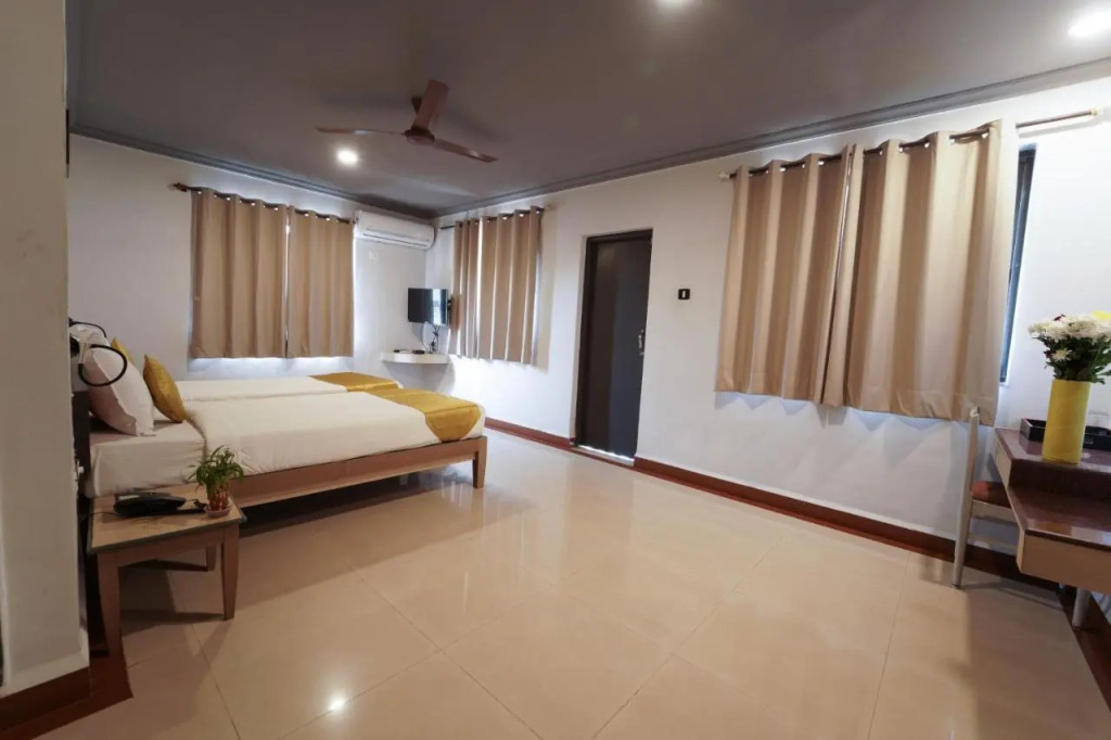 Om Shiv Hotel Formerly The Treat Hotel