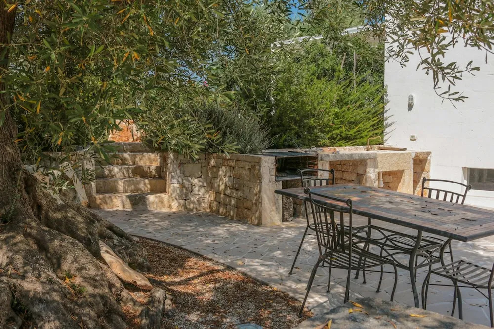 TD Il Vecchio Fienile Outdoor Kitchen wPool View