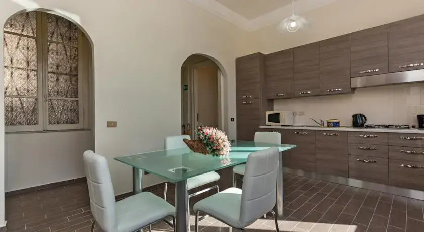 Dimora Luminosa Apartment