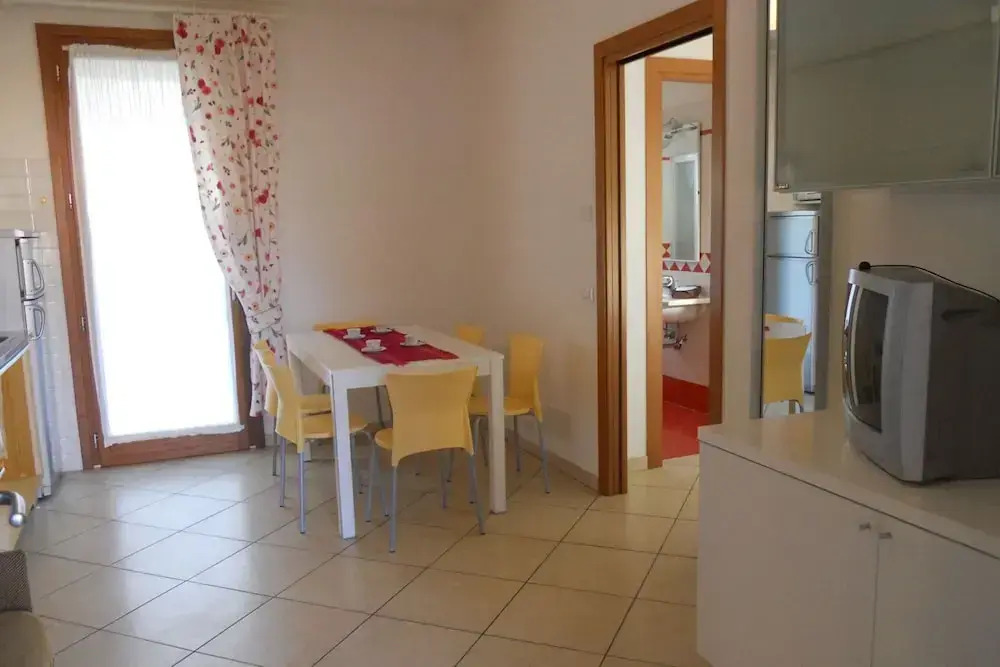 Garden Apartment With Pool in Holiday Village