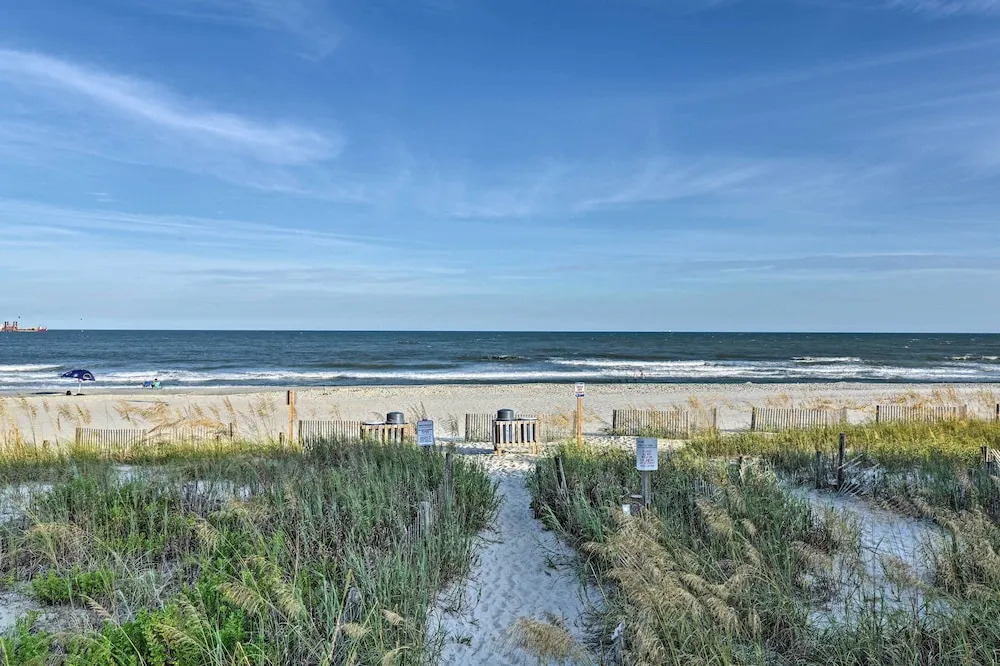 Walk to Surfside Beach: Studio w/ Covered Balcony