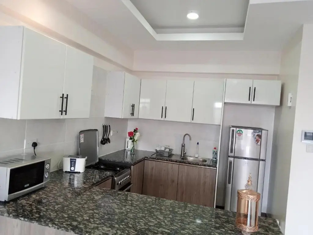 SILVERSTONE APARTMENTS -Modern Living 1 BR NEAR YAYA - GYM&POOL