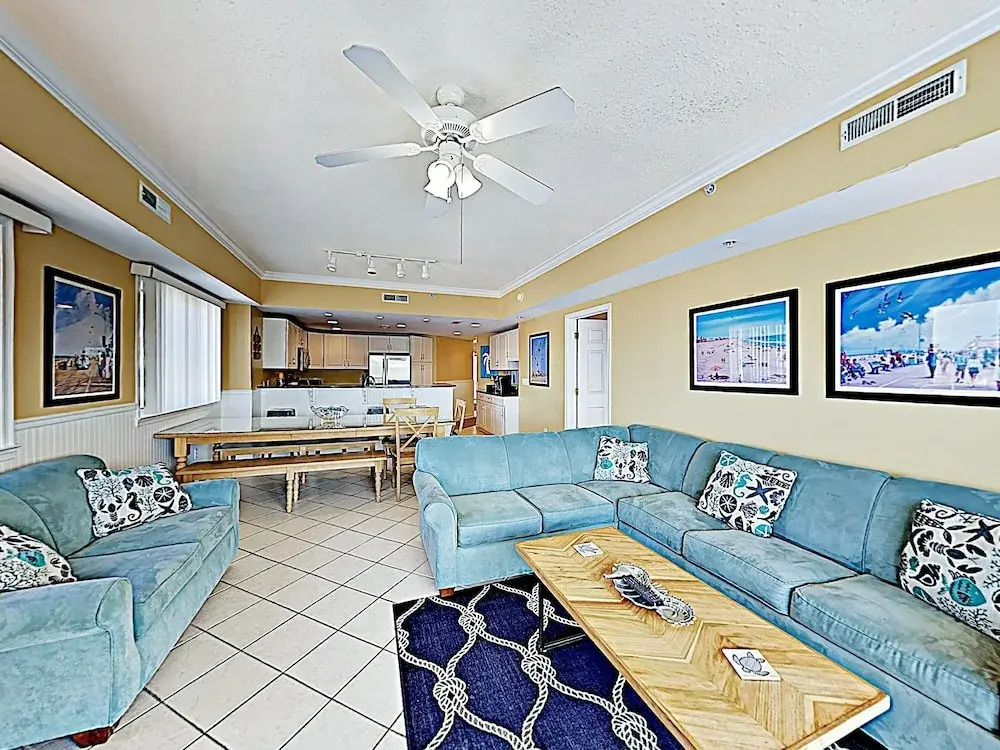 New Listing! Ocean-view W/ Rooftop Pool 4 Bedroom Condo