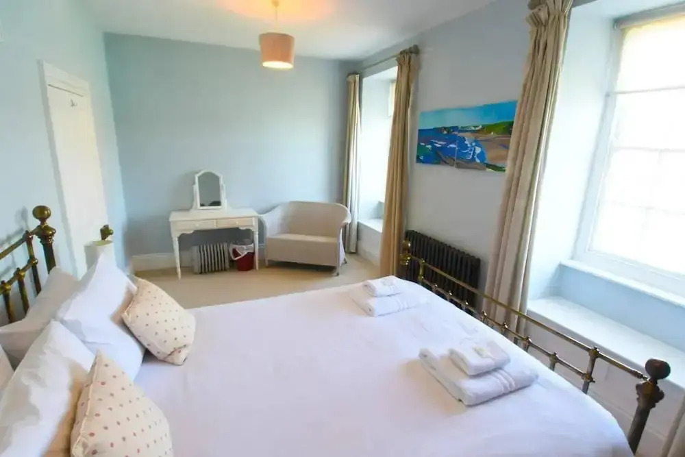 Amazing river view house sleeps 8