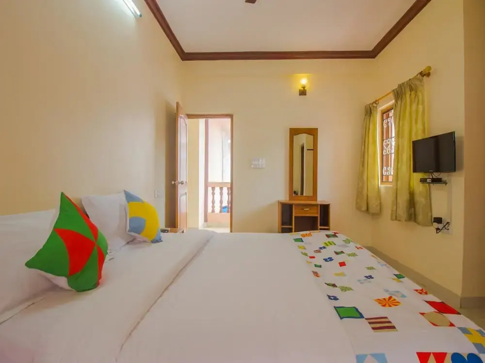 OYO 17114 Home Elegant Studio Candolim Beach