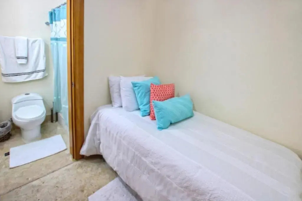 Spacious 3 BDR Fully-equipped Condo With Pool and Golf View